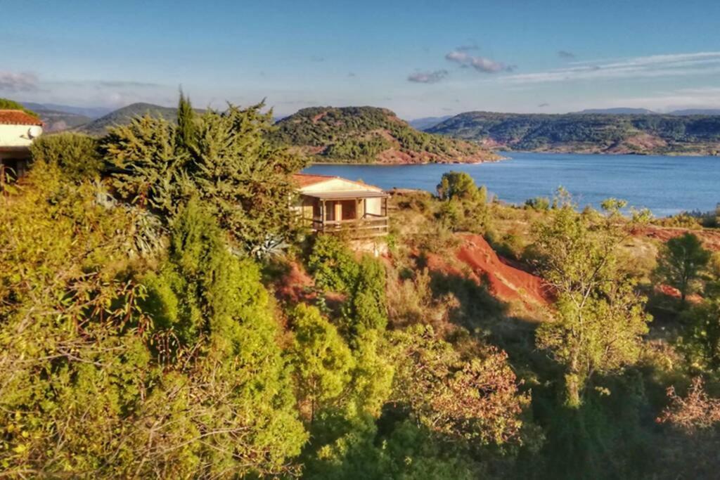 Studio 32m2 - dans propriété avec vue imprenable sur le Lac du Salagou Liausson Exterior foto