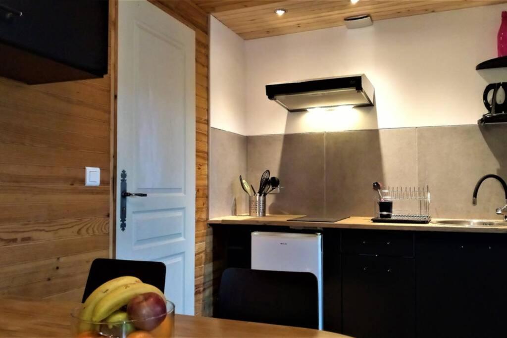 Studio 32m2 - dans propriété avec vue imprenable sur le Lac du Salagou Liausson Exterior foto